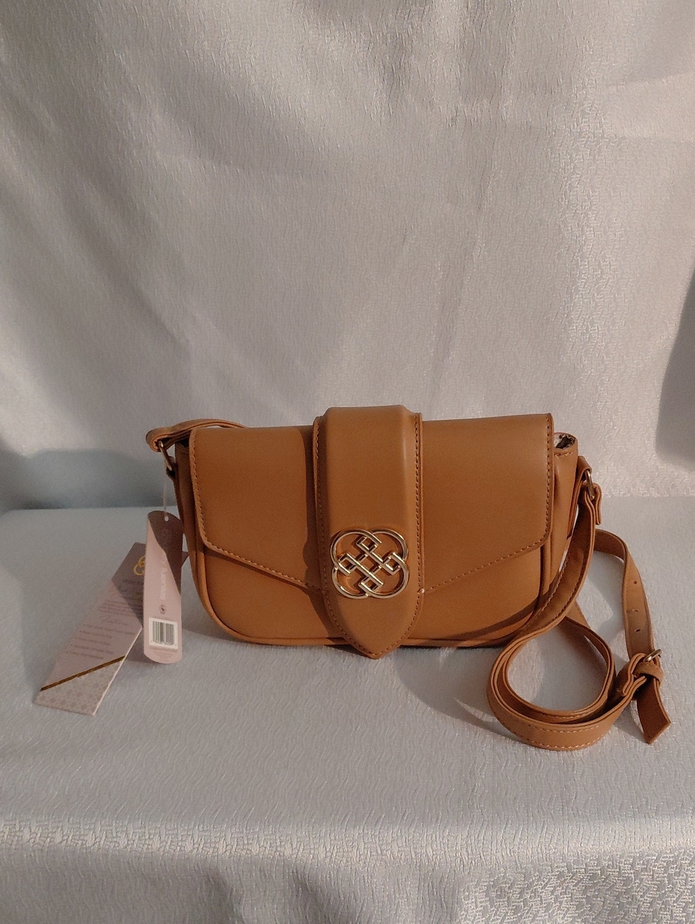 Daisy Fuentes Vegan Faux Leather Crossbody Shoulder Bag. Adjustable Straps.